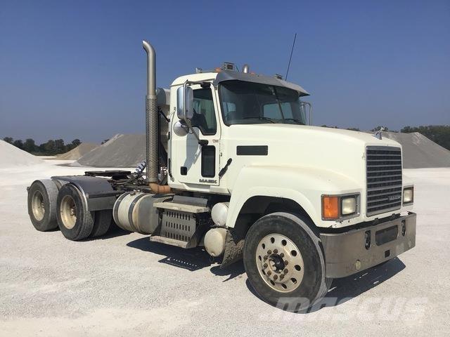 Mack CHU613 Tracteur routier