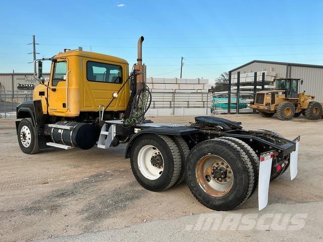 Mack CHU613 Tracteur routier