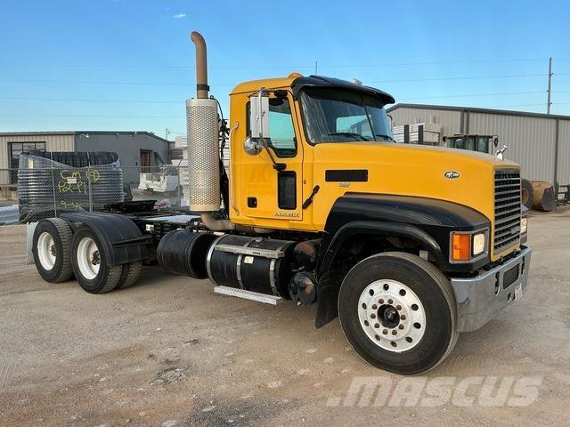 Mack CHU613 Tracteur routier