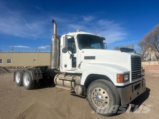 Mack CHU613 Tracteur routier