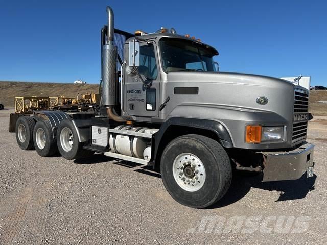 Mack CL713 Tracteur routier