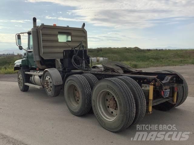 Mack CL733 Tracteur routier