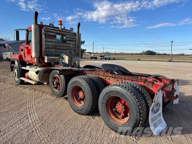Mack CL733 Tracteur routier
