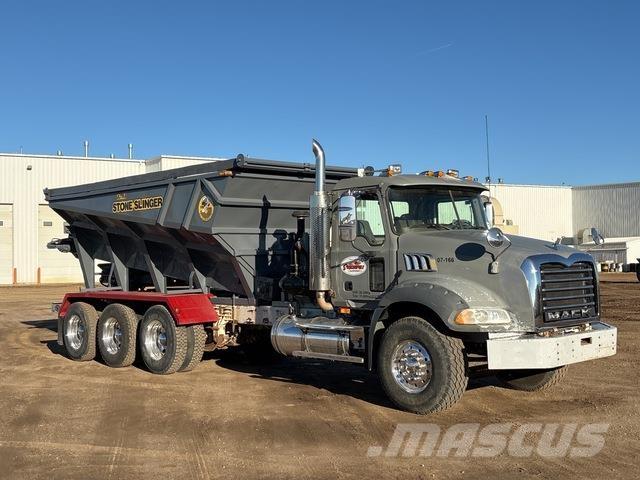 Mack CT713 Hélicoptère pour béton