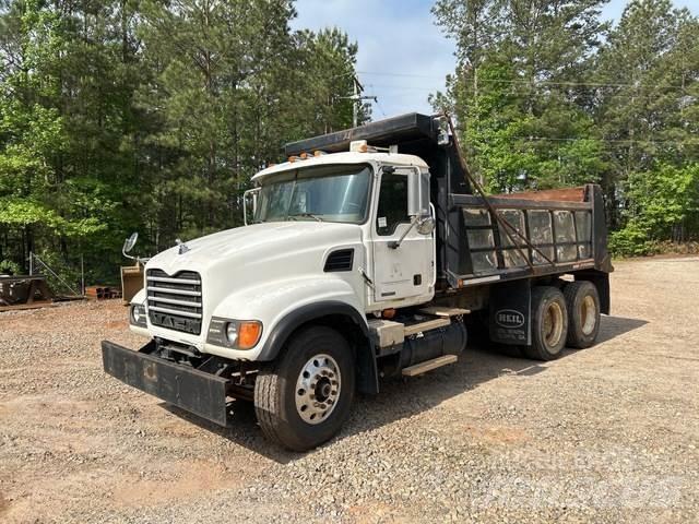 Mack CV700 Camion benne