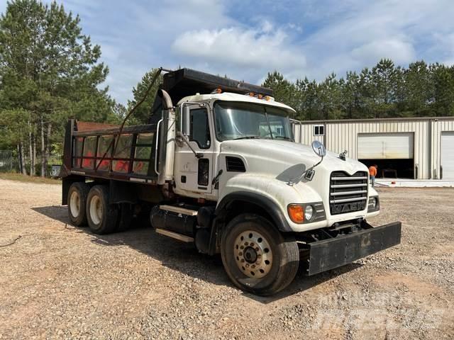 Mack CV700 Camion benne