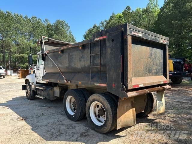 Mack CV700 Camion benne