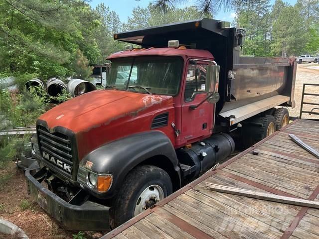 Mack CV700 Camion benne