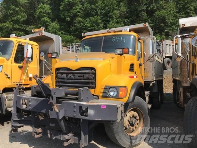 Mack CV700 Chasse neige