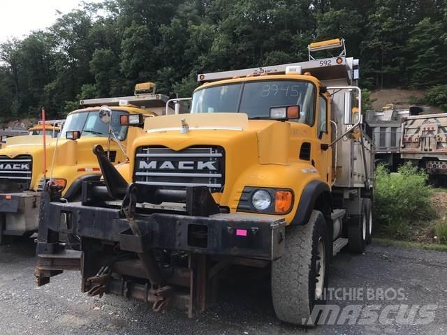 Mack CV700 Chasse neige