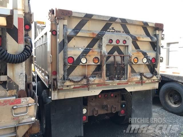 Mack CV700 Camion benne