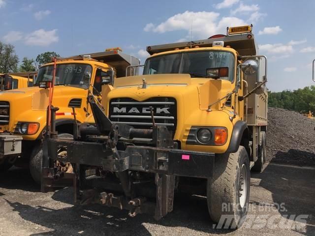 Mack CV700 Chasse neige