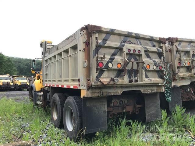 Mack CV700 Camion benne