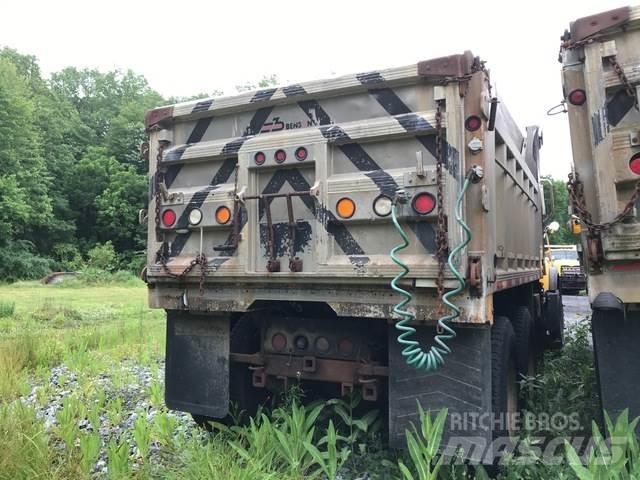 Mack CV700 Camion benne