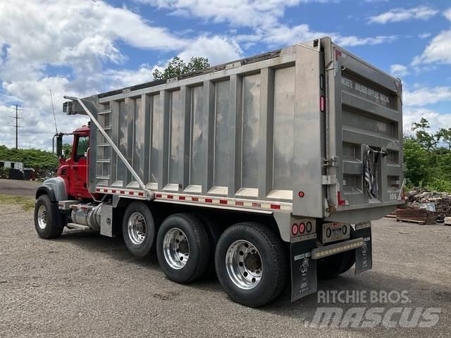 Mack CV713 Camion benne