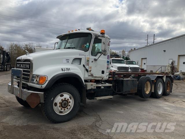 Mack CV713 Camion multibenne