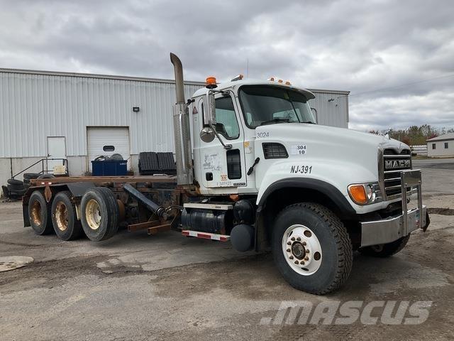Mack CV713 Camion multibenne