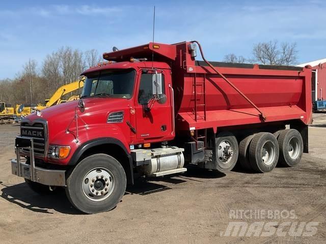 Mack CV713 Camion benne