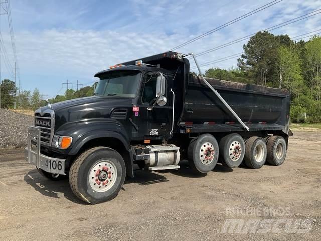 Mack CV713 Camion benne