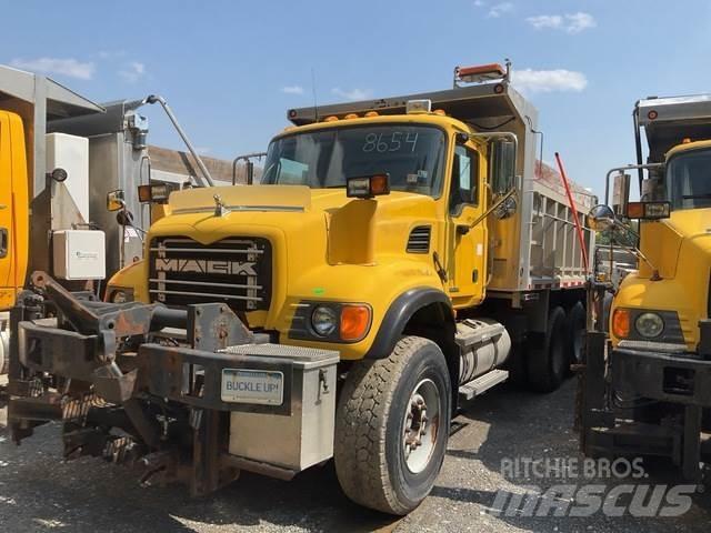 Mack CV713 Chasse neige
