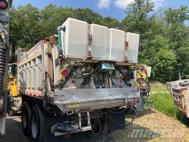 Mack CV713 Chasse neige