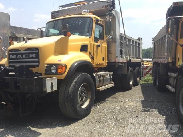 Mack CV713 Chasse neige