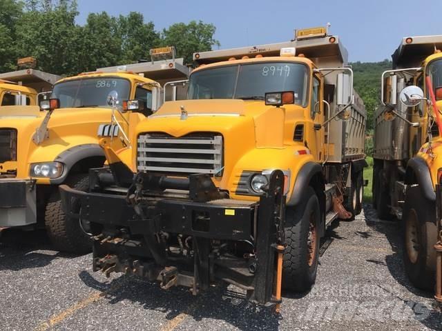 Mack CV713 Chasse neige