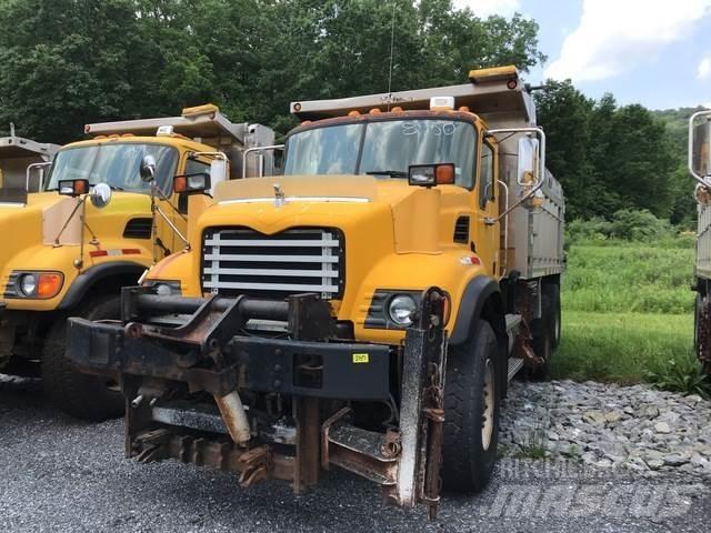 Mack CV713 Chasse neige