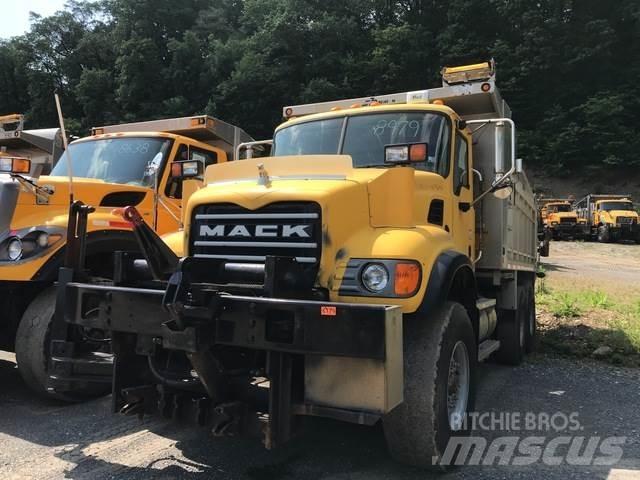 Mack CV713 Chasse neige