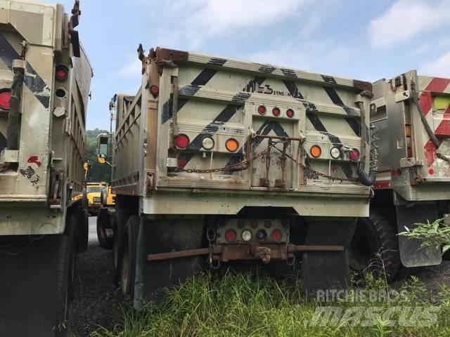 Mack CV713 Camion benne