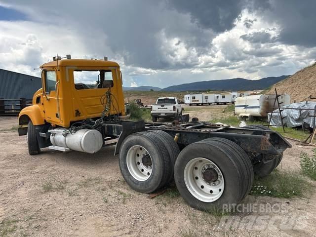 Mack CV713 Tracteur routier