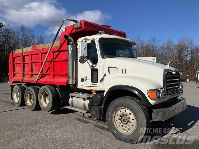 Mack CV713 Camion benne