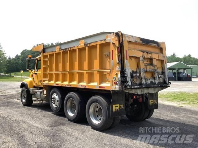 Mack CV713 Camion benne