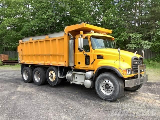 Mack CV713 Camion benne