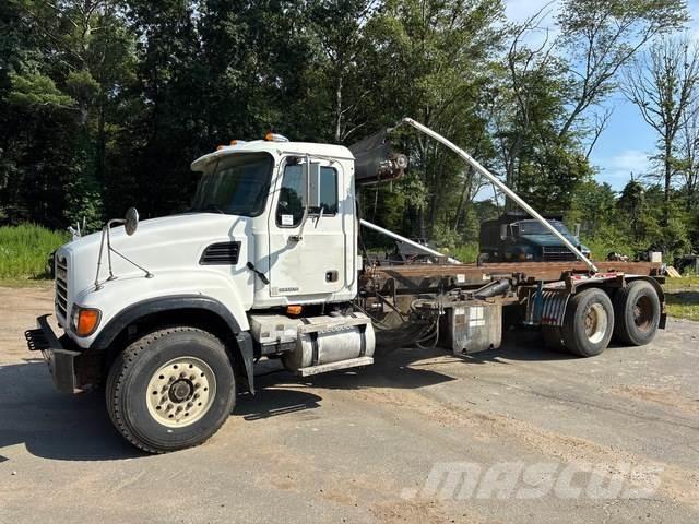 Mack CV713 Camion multibenne