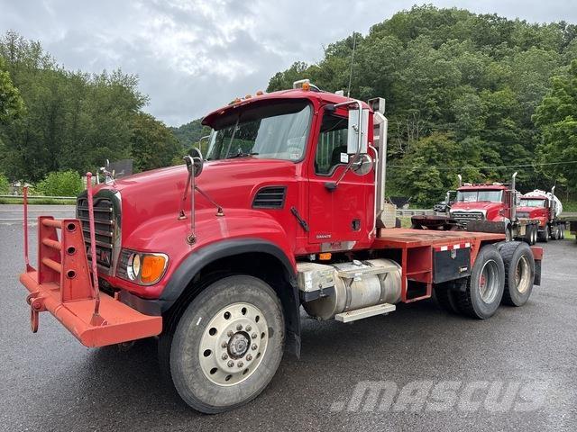 Mack CV713 Tracteur routier