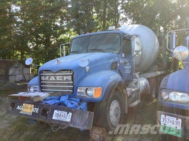 Mack CV713 Camion benne