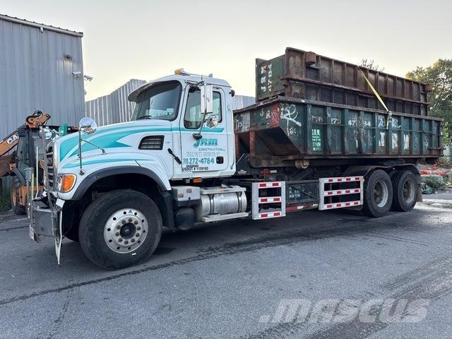 Mack CV713 Camion multibenne
