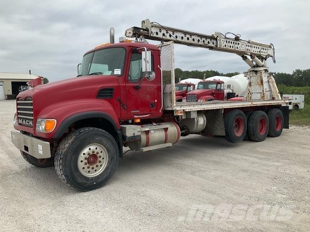 Mack CV713 Autre camion