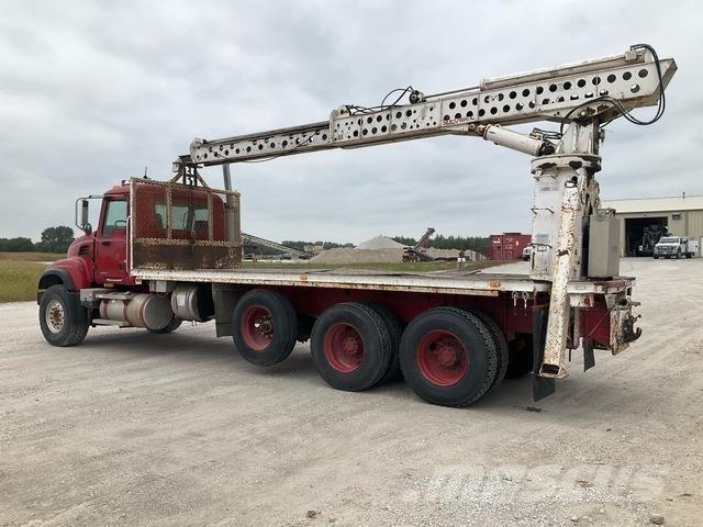 Mack CV713 Autre camion