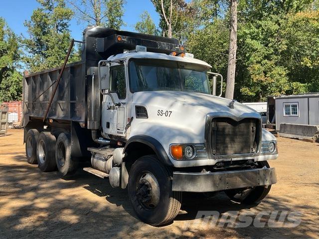 Mack CV713 Camion benne