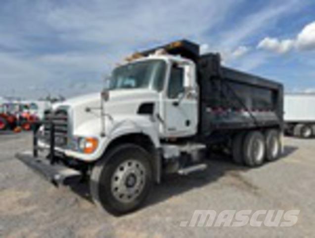 Mack CV713 Camion benne