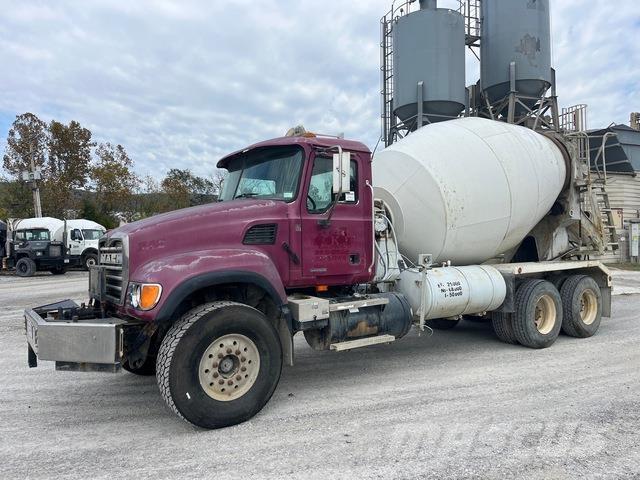 Mack CV713 Autre camion