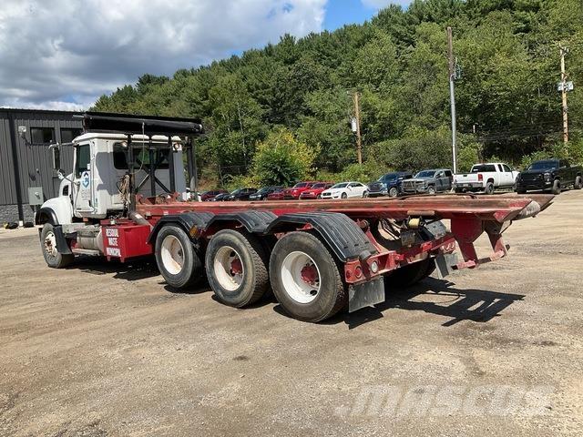 Mack CV713 Camion multibenne