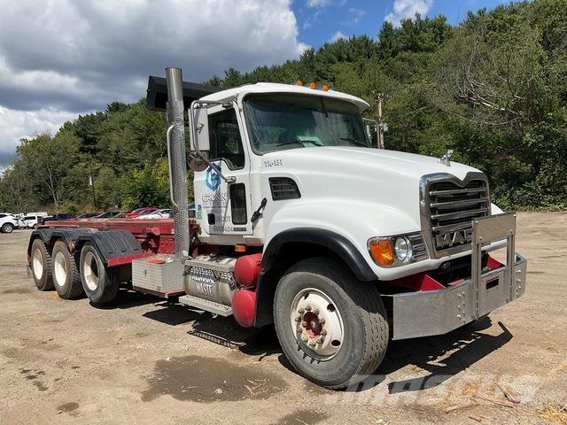 Mack CV713 Camion multibenne