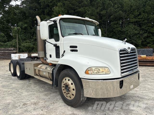 Mack CXN613 Tracteur routier