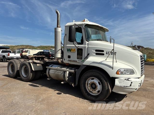 Mack CXN613 Tracteur routier