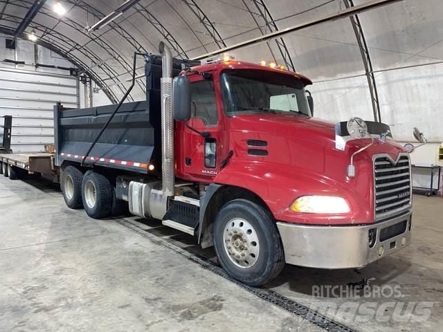 Mack CXU613 Camion benne
