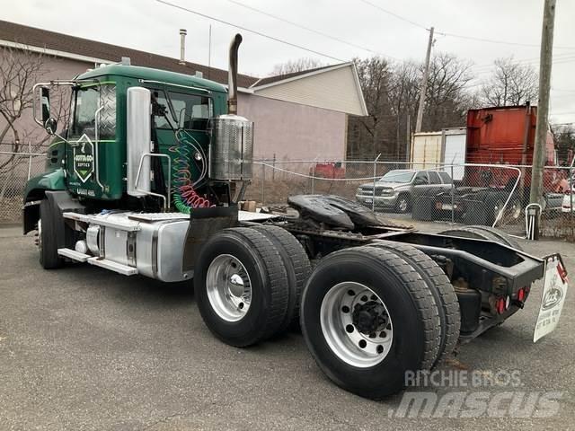 Mack CXU613 Tracteur routier