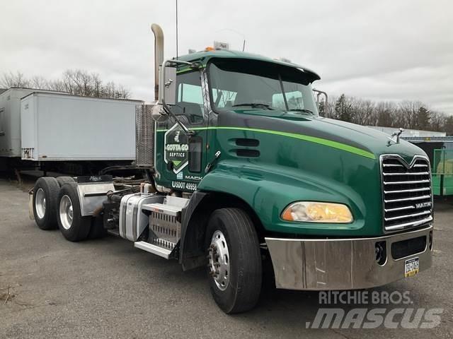 Mack CXU613 Tracteur routier